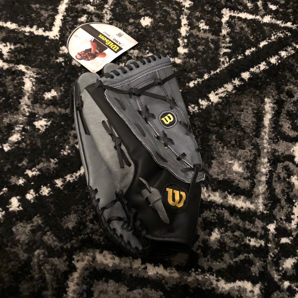 Wilson baseball glove - for a left handed thrower